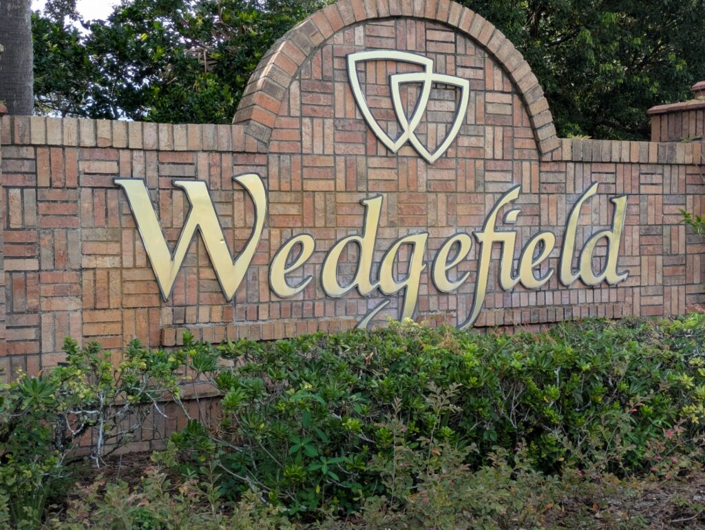 Wedgefield SR520 entrance